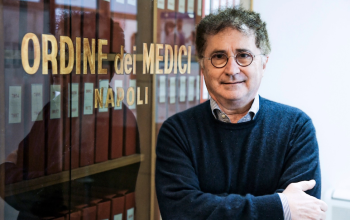 Covid, i medici di Napoli chiedono obbligo vaccinale