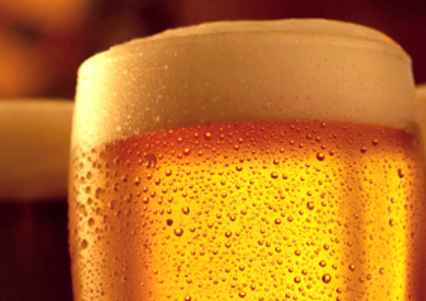 Due bicchieri di birra farebbero più dell’antidolorifico. Lo studio