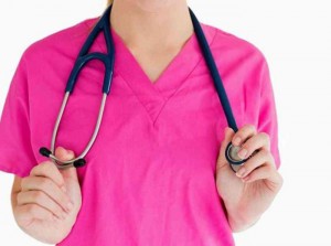 Donne in sanità bollino rosa fondazione onda, il busto di una dottoressa con camice fucsia