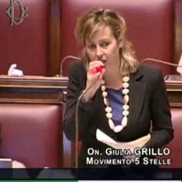 Giulia Grillo, medico legale, siciliana, alla Sanità