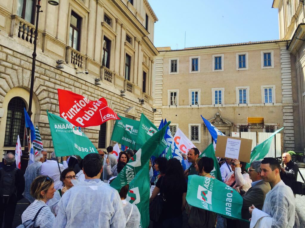 Campania, medici in protesta