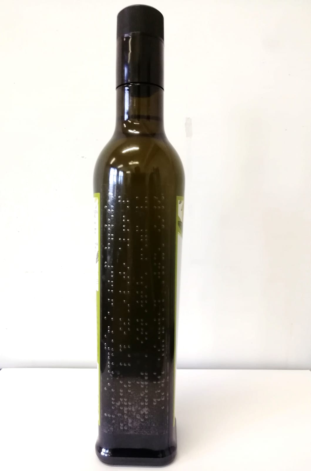 Etichetta accessibile dell’olio d’oliva anche per chi non vede