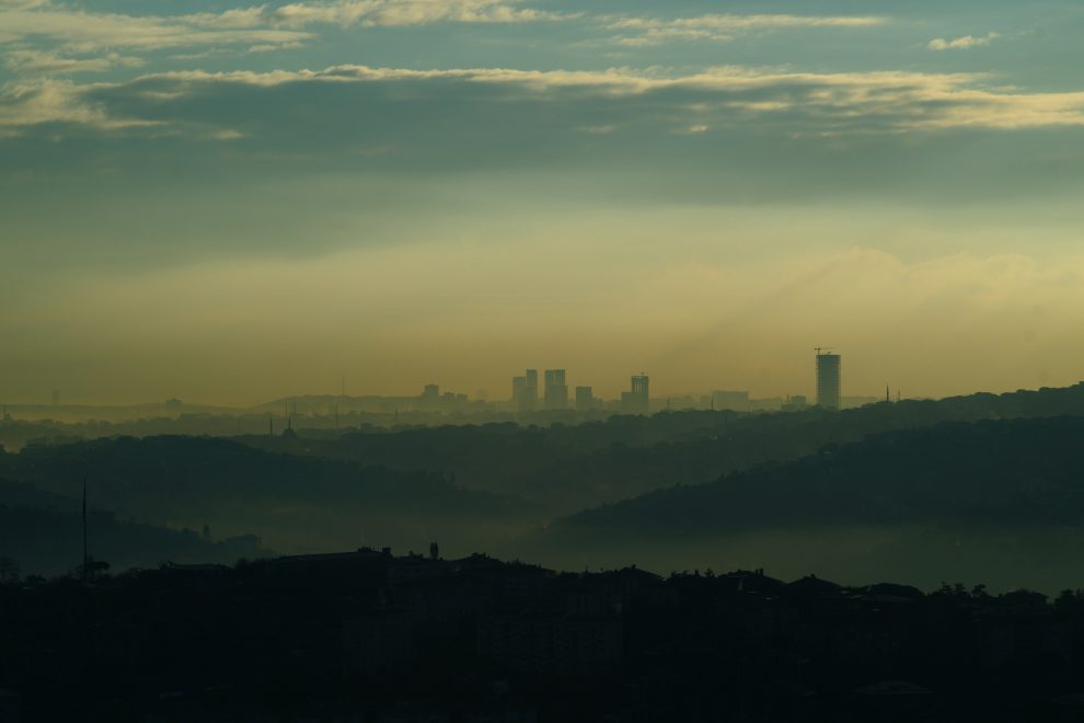 paesaggio con smog