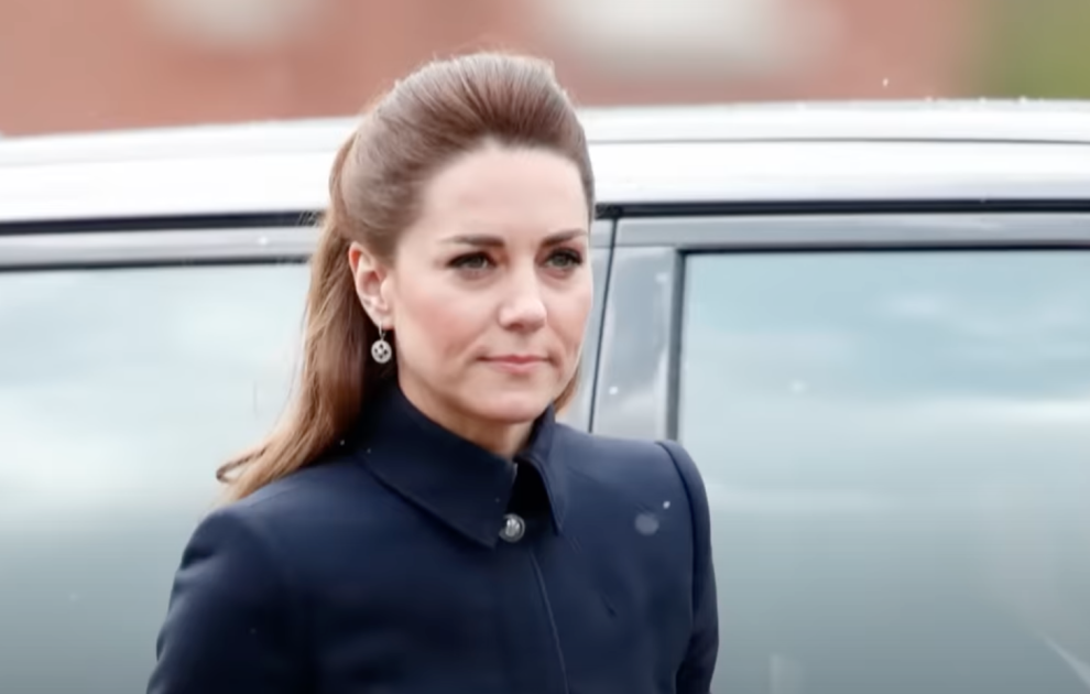 Kate Middleton, una foto di repertorio ritrae la principessa vicino ad un auto