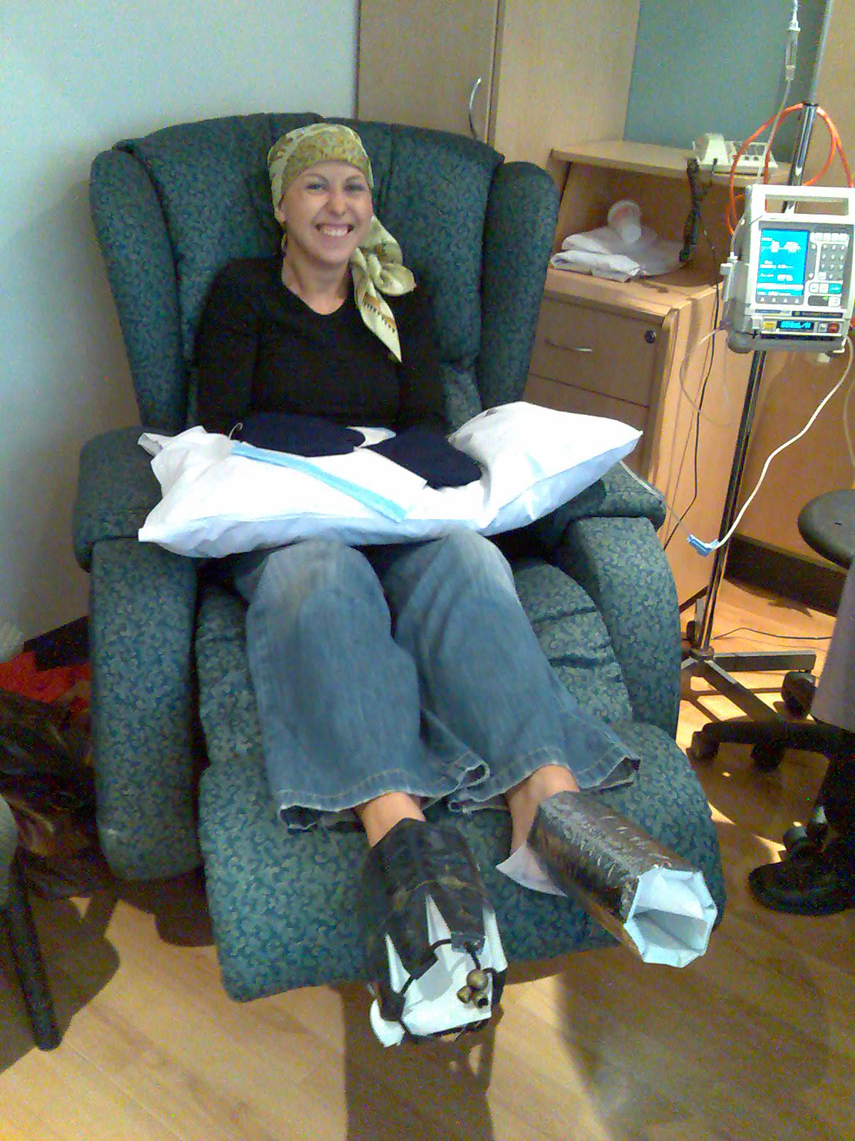 Cancro, una donna che fa la chemioterapia
